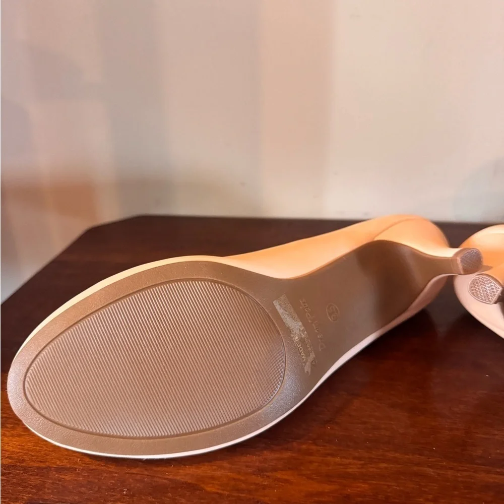 Dream Pairs Comfy Round Tor Low Heel Pumps - Nude/Nubuck - sz 9.5 - New in Box